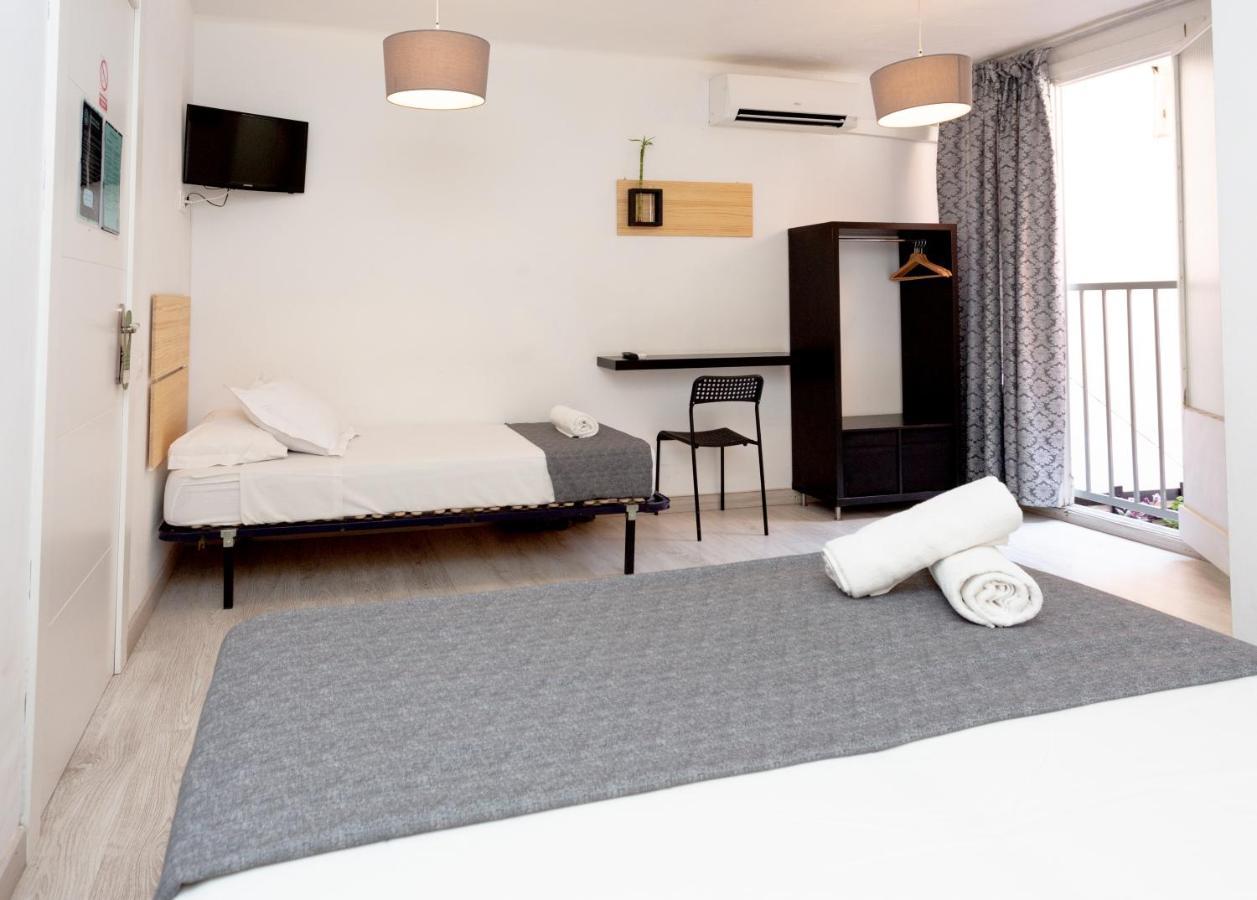 Easy Sants By Bossh! (Adults Only) Hostel Βαρκελώνη Εξωτερικό φωτογραφία